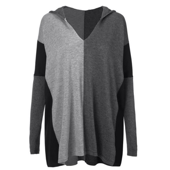 CAbi Sweaters - NWOT Cabi Dakota Poncho - Oversized Boxy Fit Hoodie Size XSmall